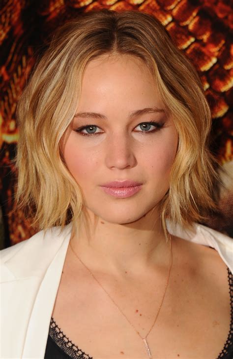 Jennifer Lawrence Nude Photos: Hunger Games Star Talks to Vanity ...